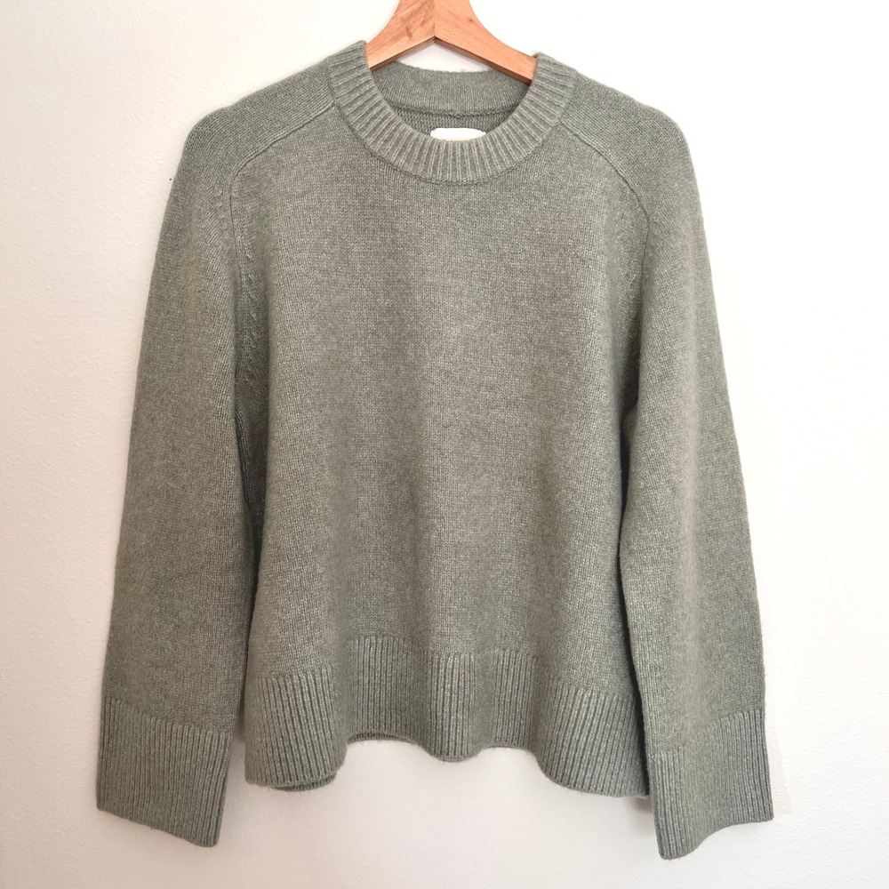 Abercrombie & Fitch Womens Sage Green Crewneck Knit Boxy Cozy Sweater Size M